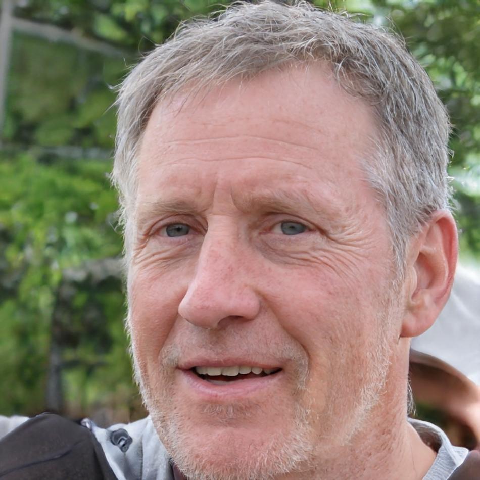 Lead SEO instructor Henrik Tran demonstrating content optimization techniques