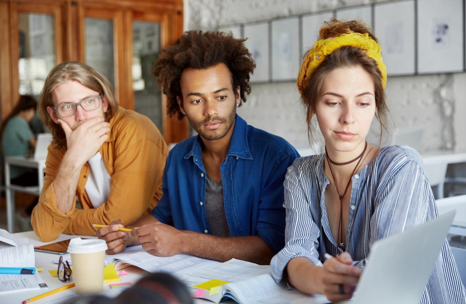 Professional workspace showing SEO content analysis and optimization tools